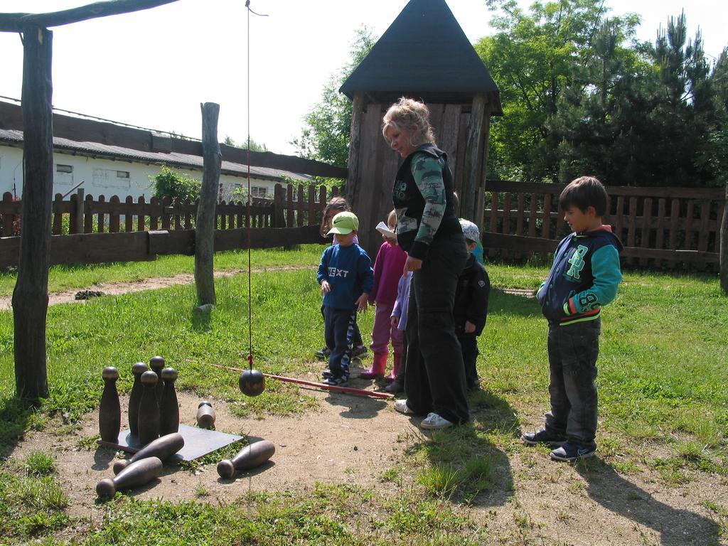 הוילה Mělník Zoopark Zelcin מראה חיצוני תמונה